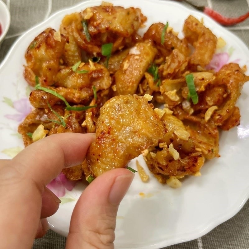 Hình ảnh Da Gà Chiên Nước Mắm
