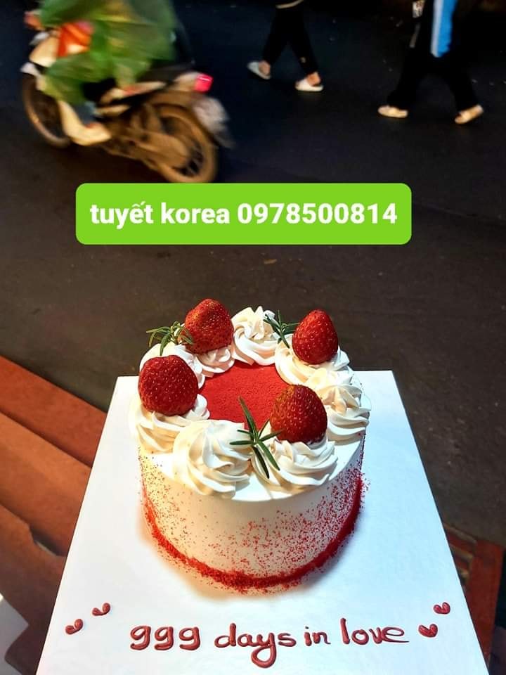 Hình ảnh bánh nhỏ 2 mặt red dâu tây