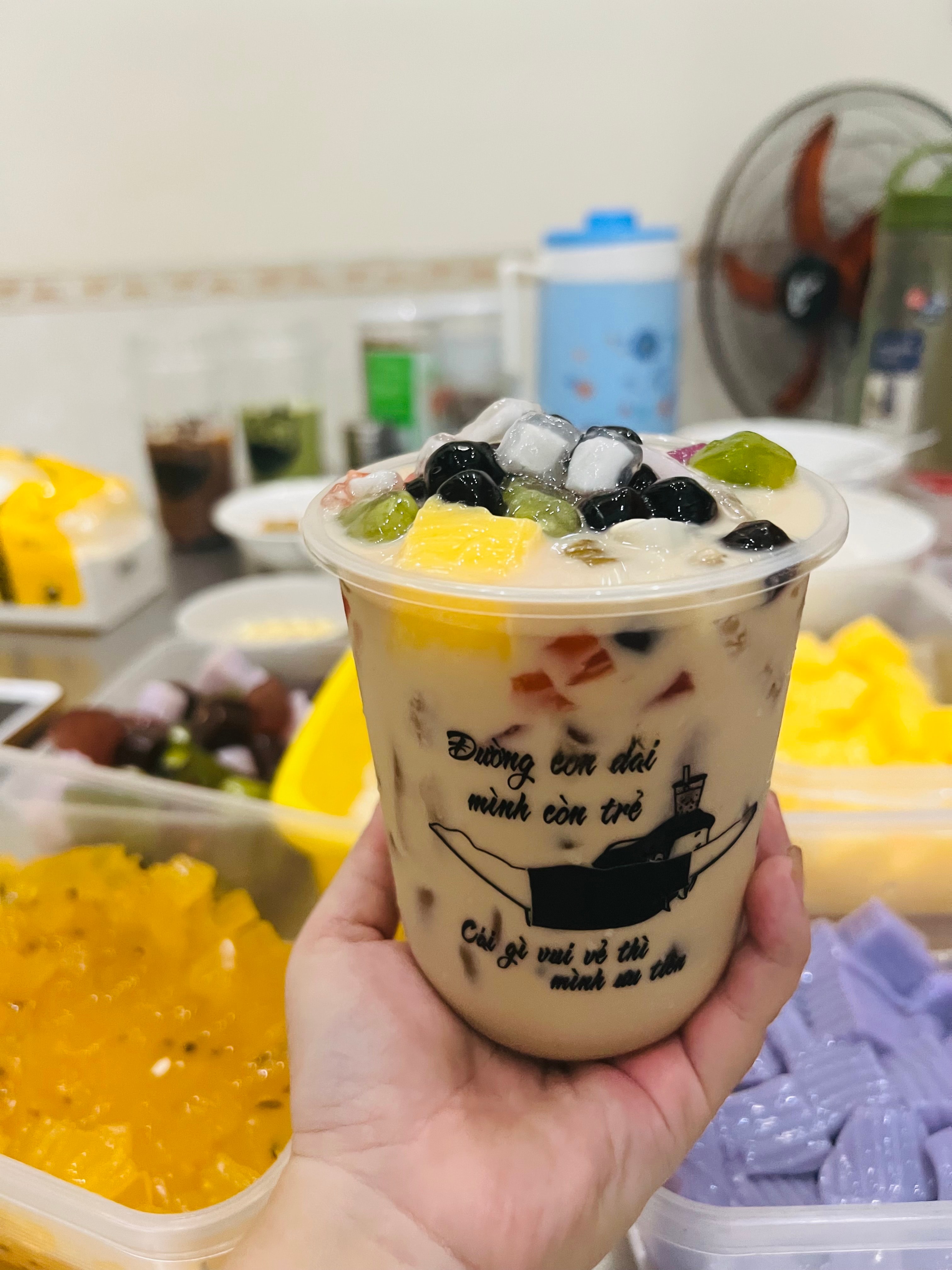 Hình ảnh Trà sữa truyền thống full topping 700ml