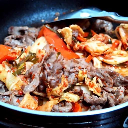 Hình ảnh Cơm bò xào kim chi