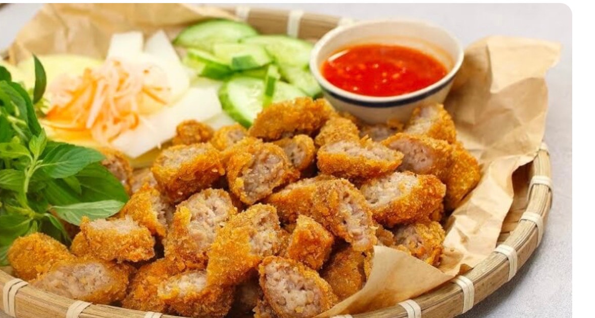 Hình ảnh Combo 10 Nem Chua Rán Phố Cổ Kèm Sốt Chấm