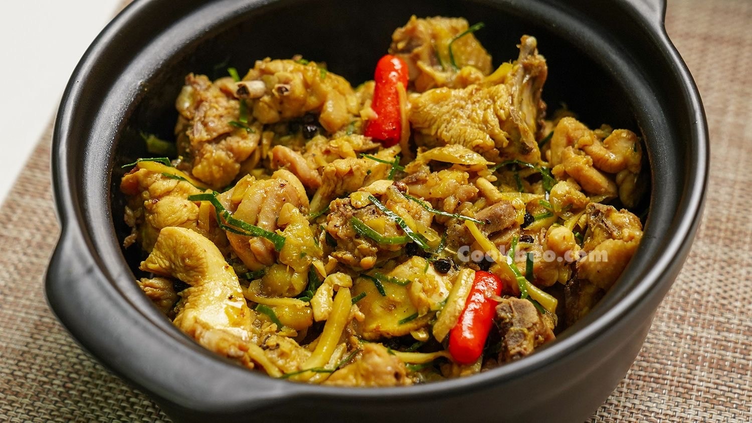 Hình ảnh cơm gà kho gừng