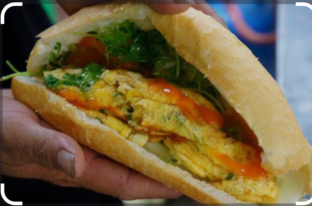 Hình ảnh bánh mì bate trứng ngải cứu 