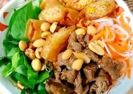 Hình ảnh Bún Bò xào+Chả giò, món mặn 