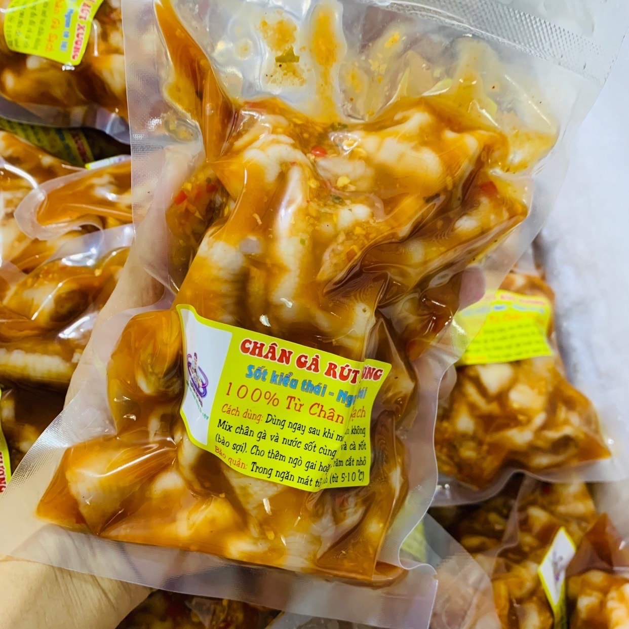 Hình ảnh Chân gà rút xương sốt Thái - ngon tê tái