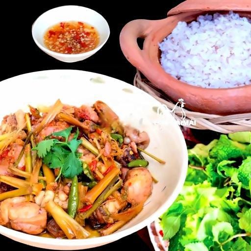 Hình ảnh Cơm gà kho sả ớt sim 2 người
