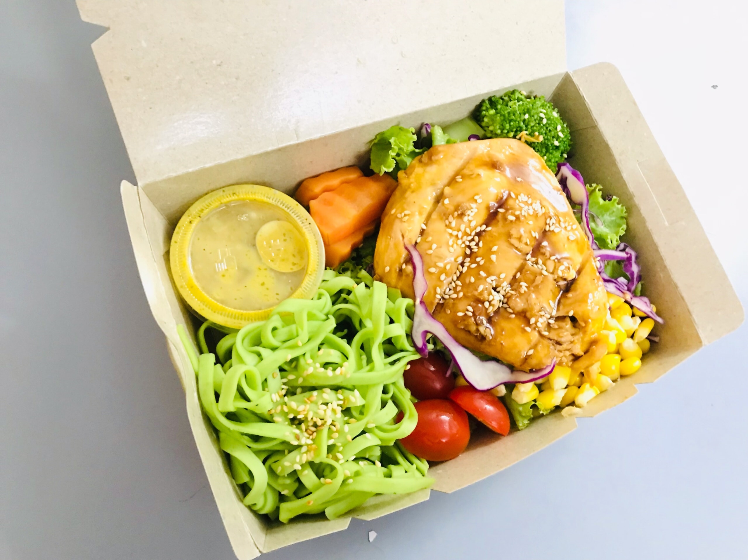 Hình ảnh Mì rau củ - ức gà nướng sốt Teriyaki