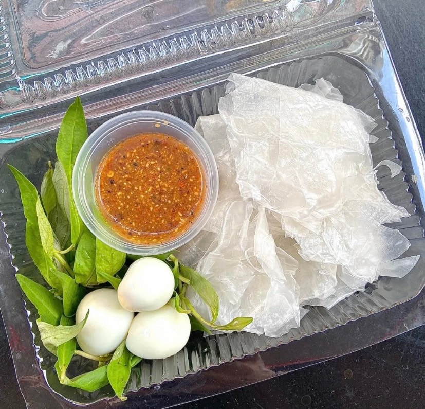 Hình ảnh Bánh tráng chấm 3 trứng cút
