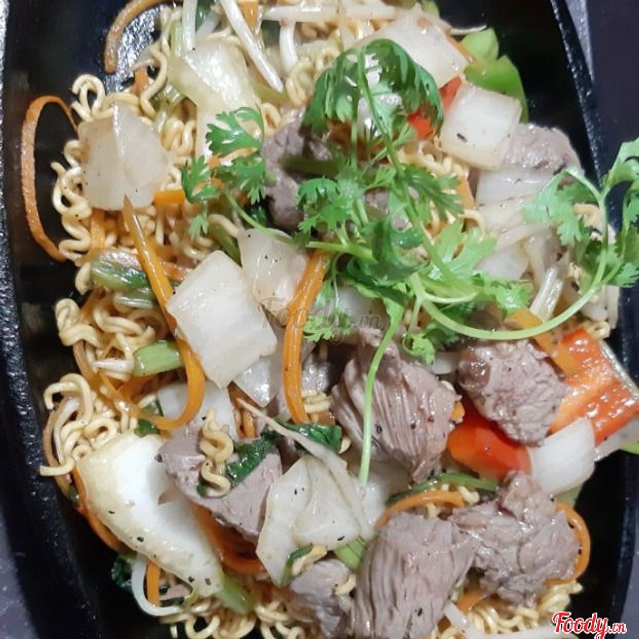 Hình ảnh Mì gói xào lúc lắc