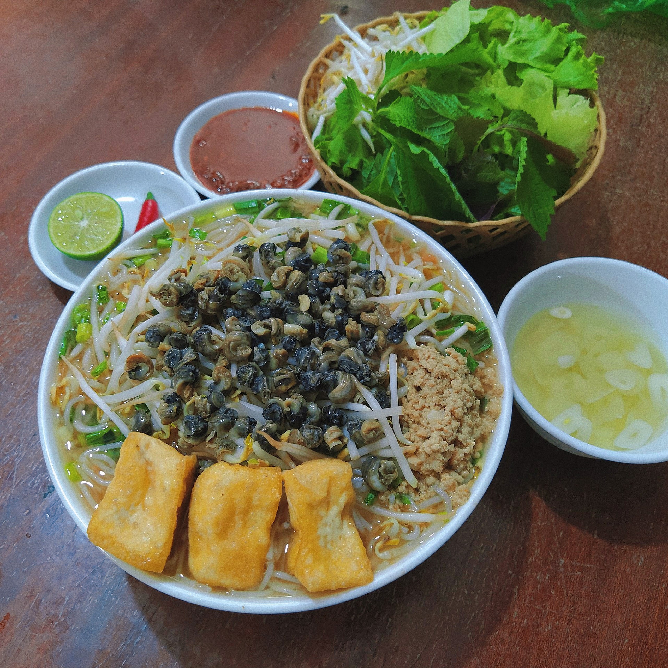Hình ảnh Bún riêu cua ốc 