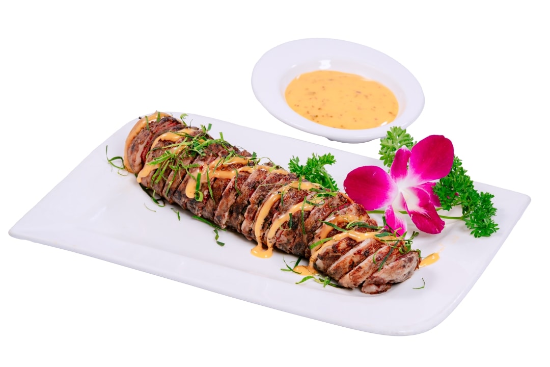 Hình ảnh Bò Úc nướng lá chanh Thái