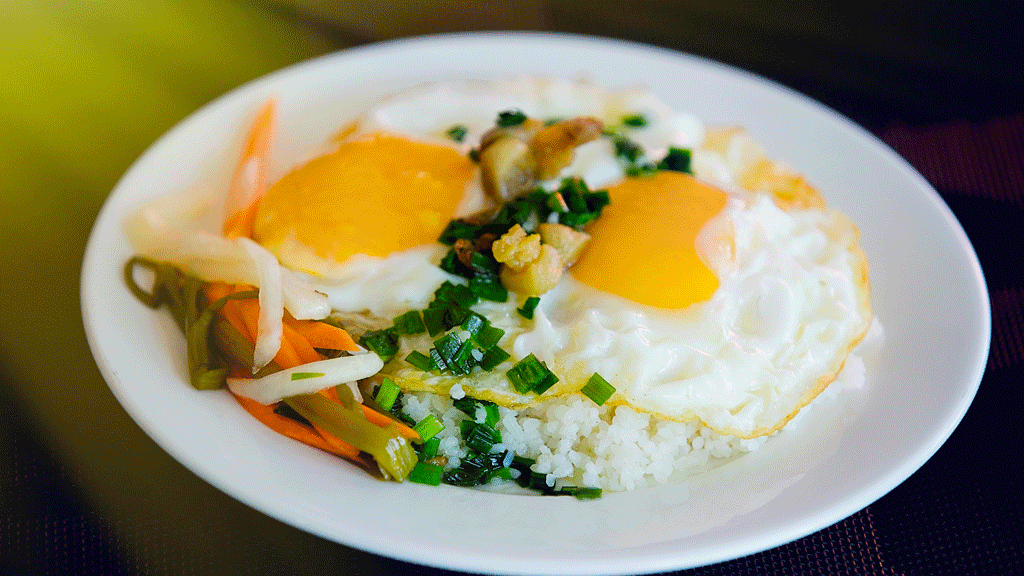 Hình ảnh Cơm Tấm  Trứng Chiên