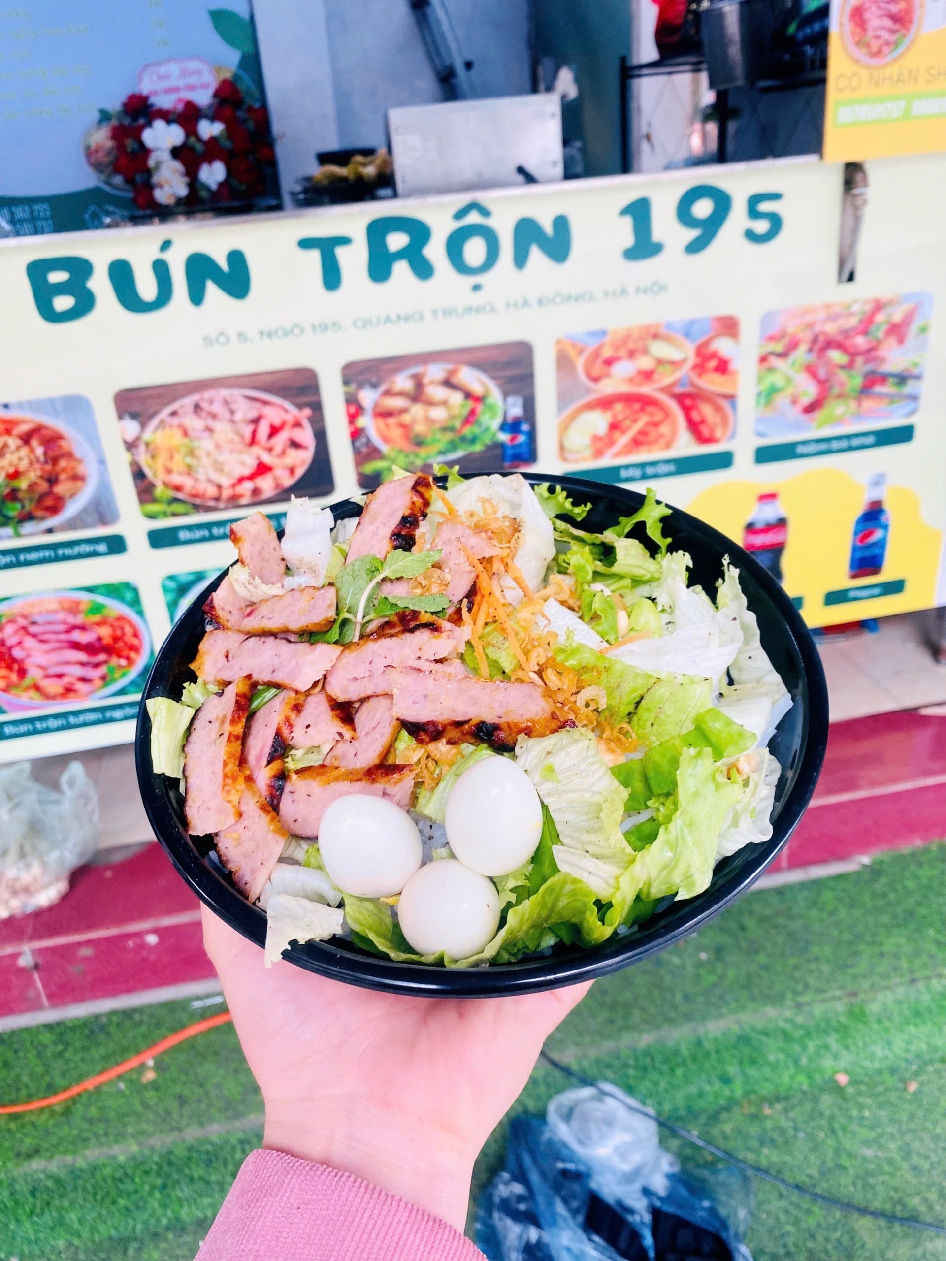 Hình ảnh Bún trộn nem nướng
