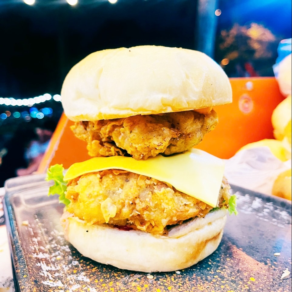 Hình ảnh Hamburger 2 nhân gà