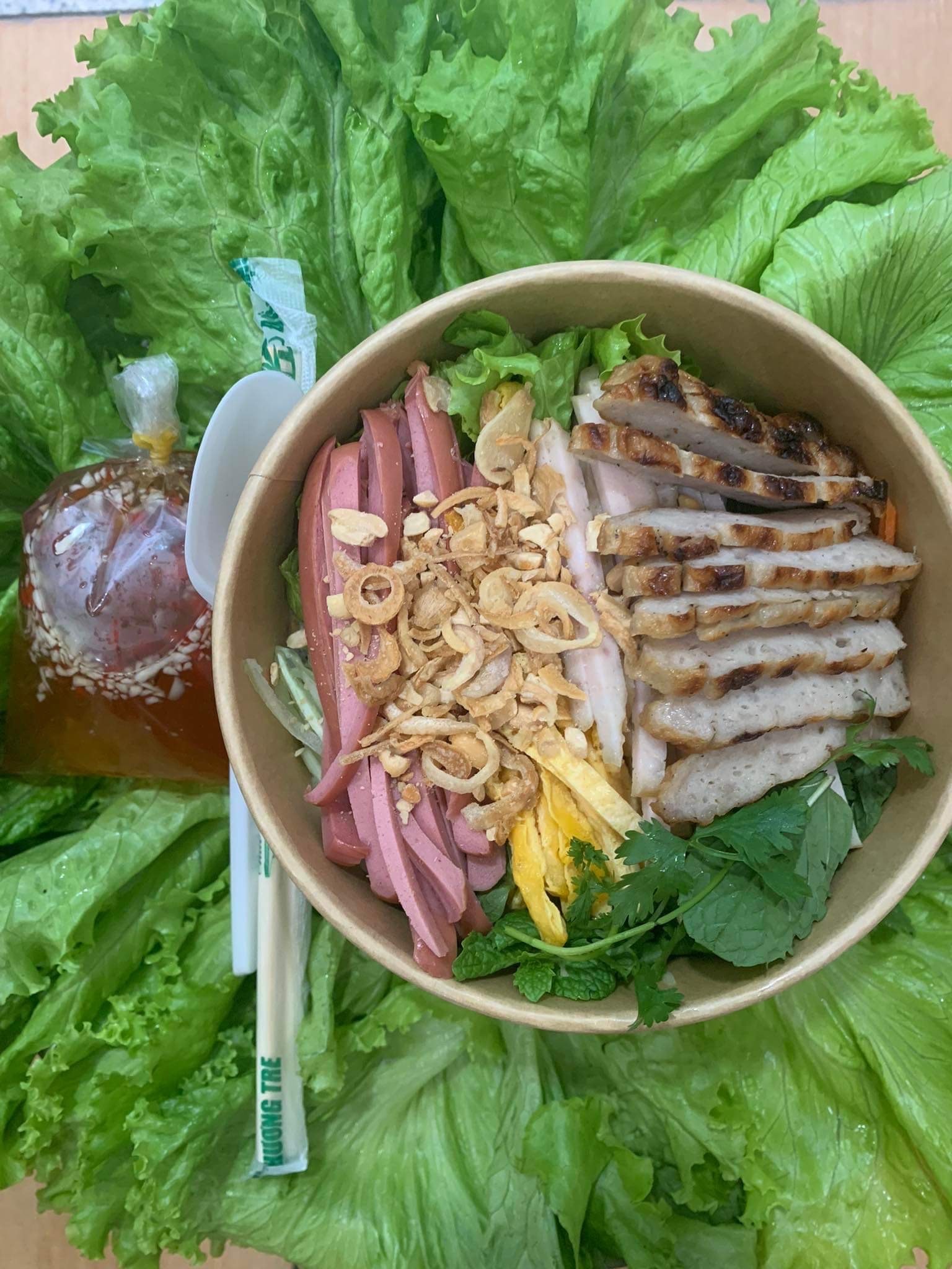 Hình ảnh Bún Trộn Thập Cẩm Nem Nướng