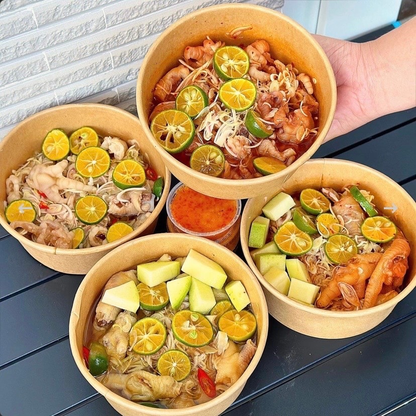 Hình ảnh Combo2: Mua 1 chân gà sốt thái (size lớn) tặng Coca Cola 