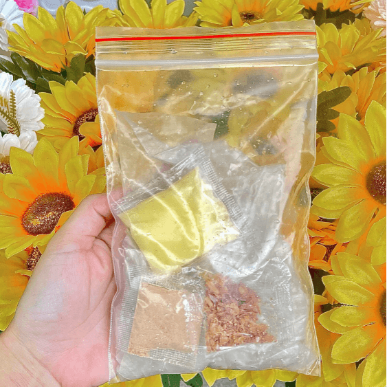 Hình ảnh Bánh tráng phơi sương muối bơ hành phi
