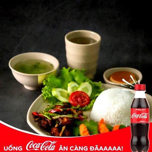 Hình ảnh  cơm thịt rang cháy cạnh - coca