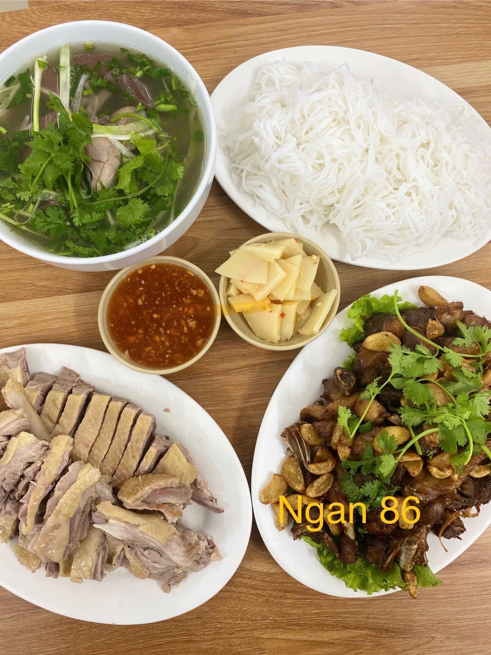 Hình ảnh Combo 3 người - ngan cháy tỏi - ngan luộc 