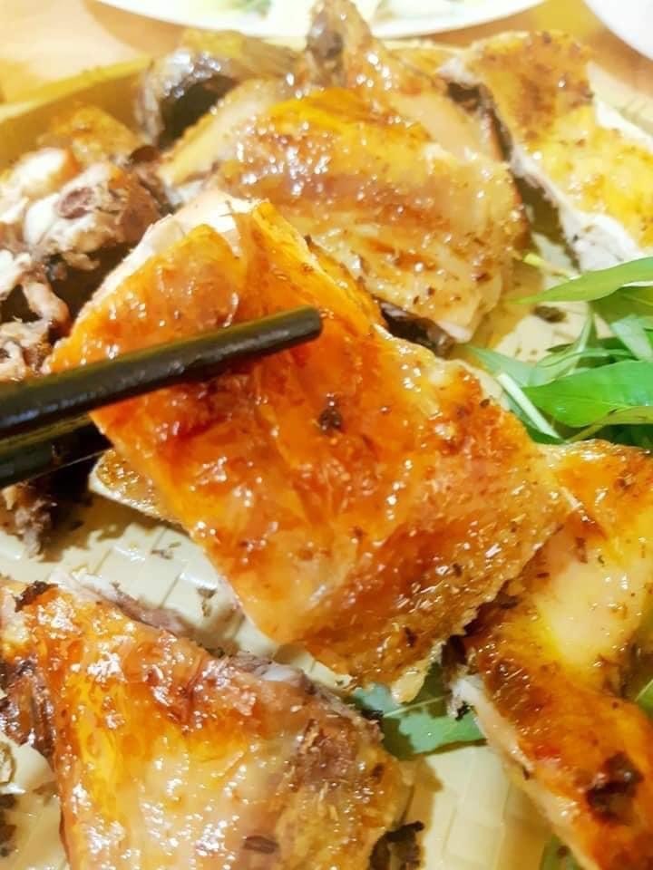 Hình ảnh 1/2 con gà ( 1 cơm lam cốt dừa)