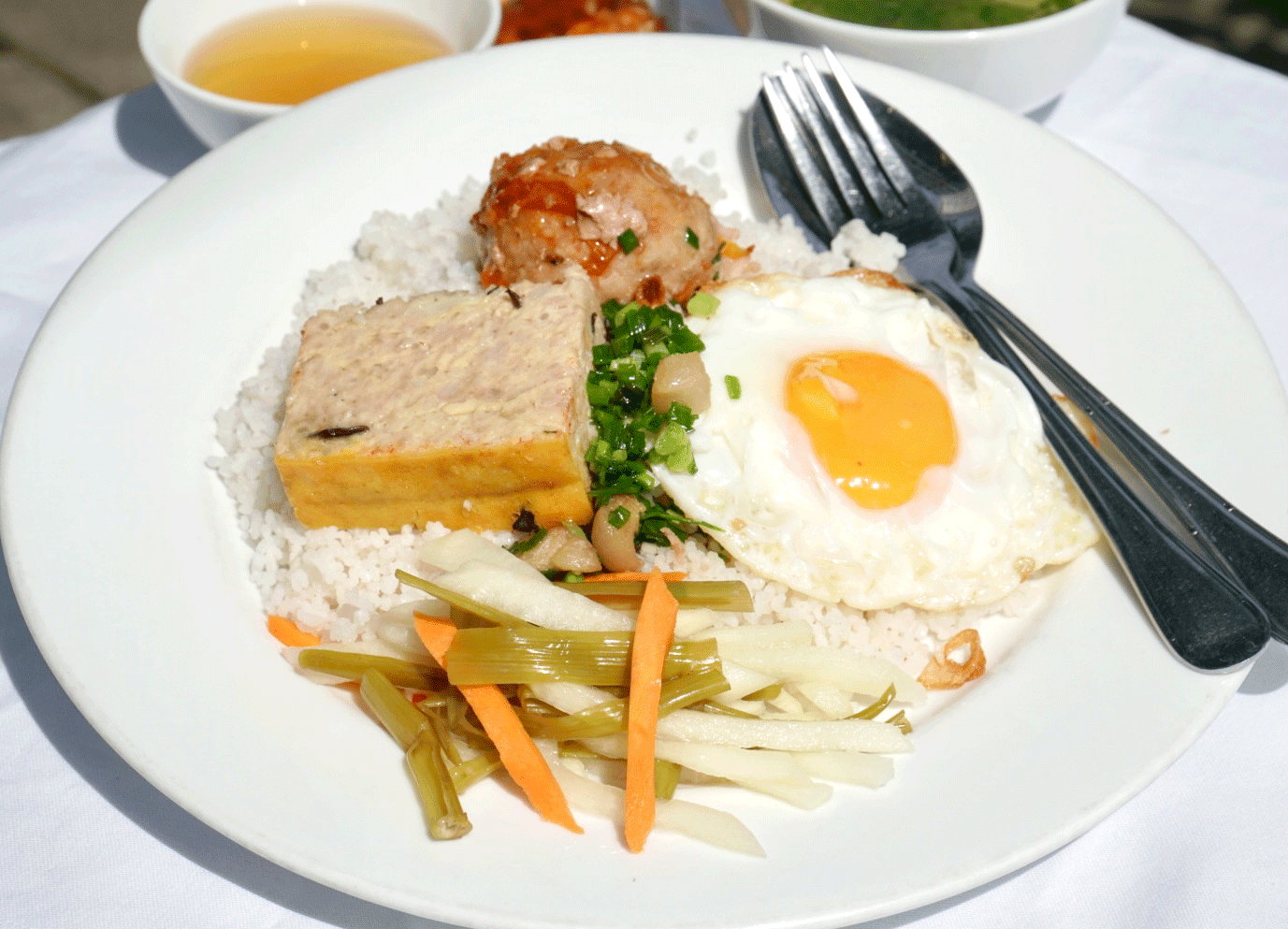 Hình ảnh Cơm Xíu Mại - Chả - Ốp La
