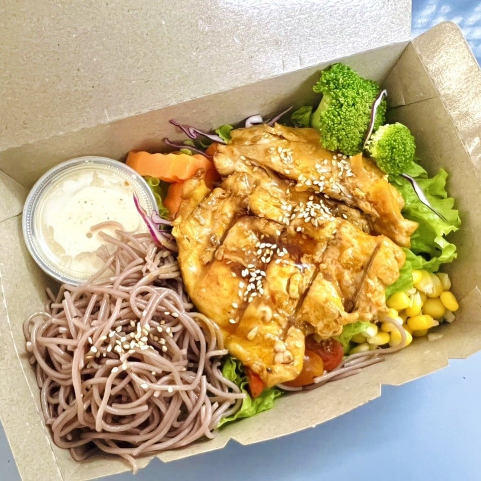 Hình ảnh Bún gạo lứt - ức gà nướng sốt Teriyaki