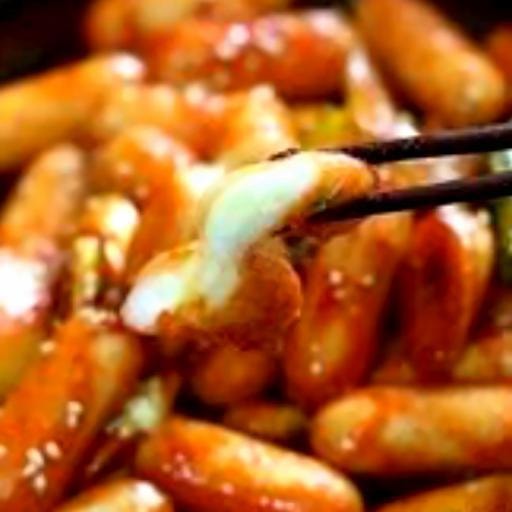 Hình ảnh Tokbokki phô mai sốt cay 