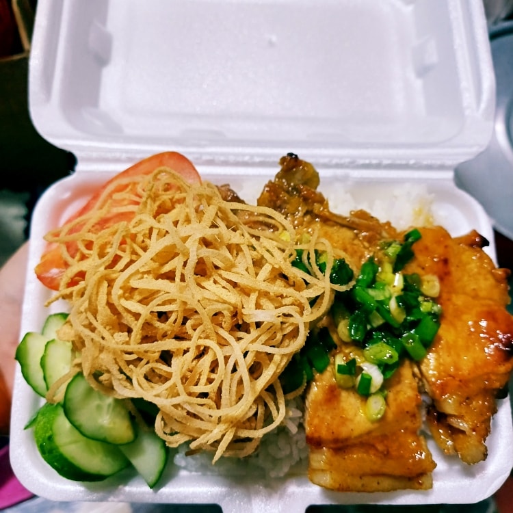 Hình ảnh Cơm sườn bì ( Quán dùng thịt tươi không dùng hàng đông lạnh ạ )