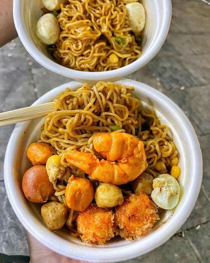 Hình ảnh Mì indo trộn thập cẩm