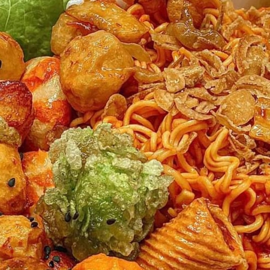 Hình ảnh Mì Gói Trộn Cá Viên Chiên 