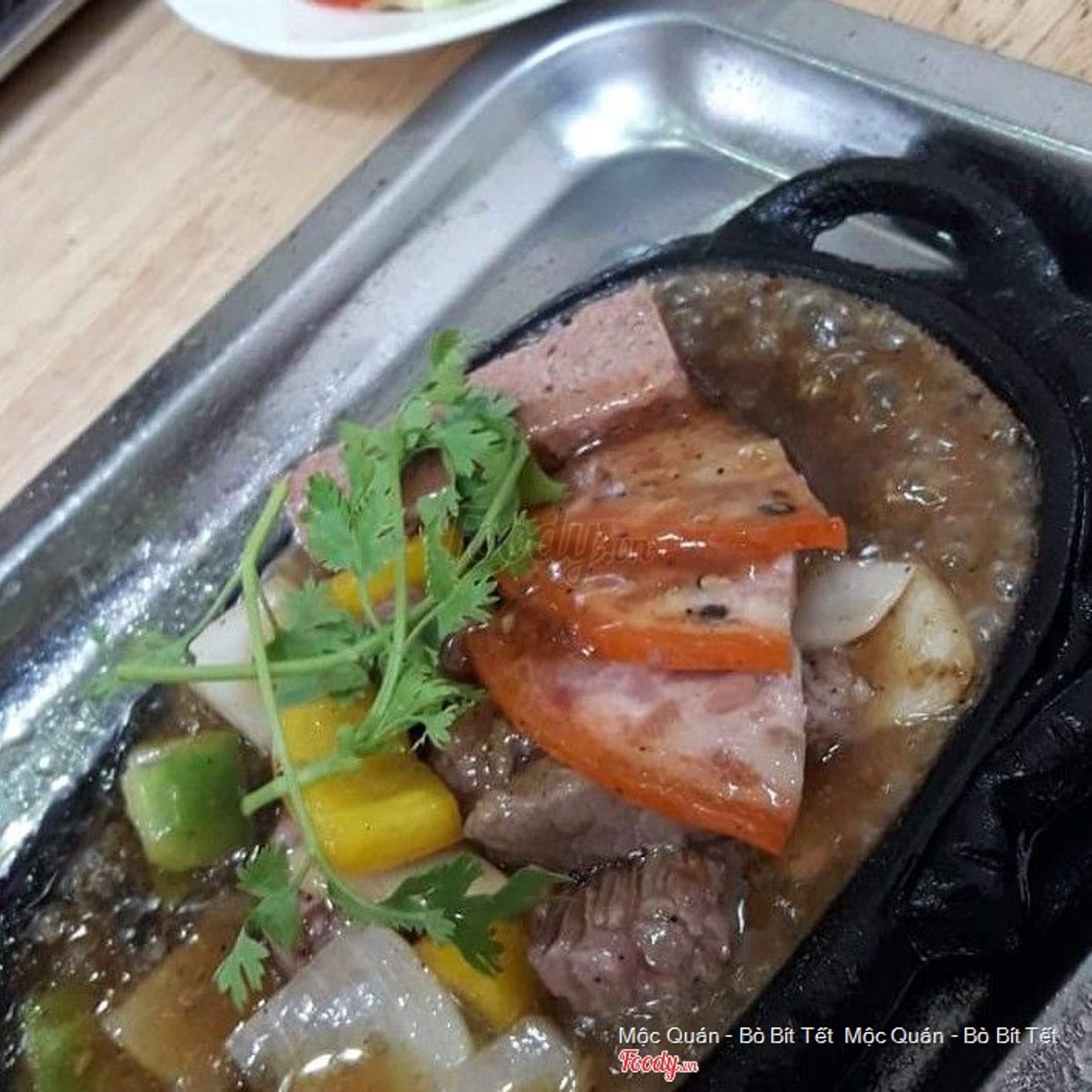 Hình ảnh Bò bít tết, thịt nguội, pate