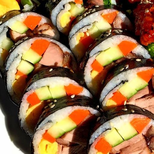 Hình ảnh Kimbap thịt xông khói