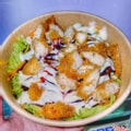 Hình ảnh Salad gà chiên sốt mè