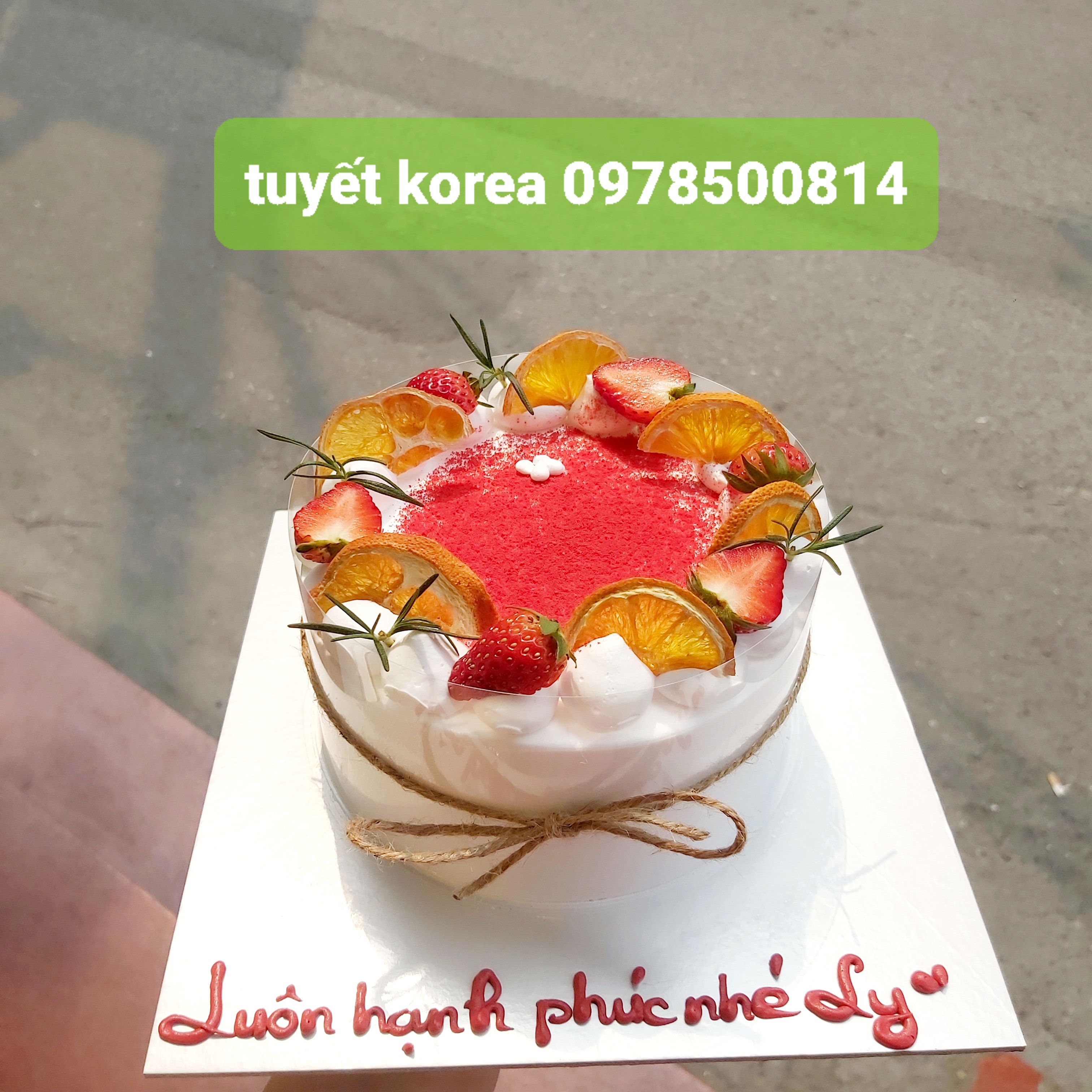 Hình ảnh bánh nhỏ 2 viền meka trong mặt red dâu tây