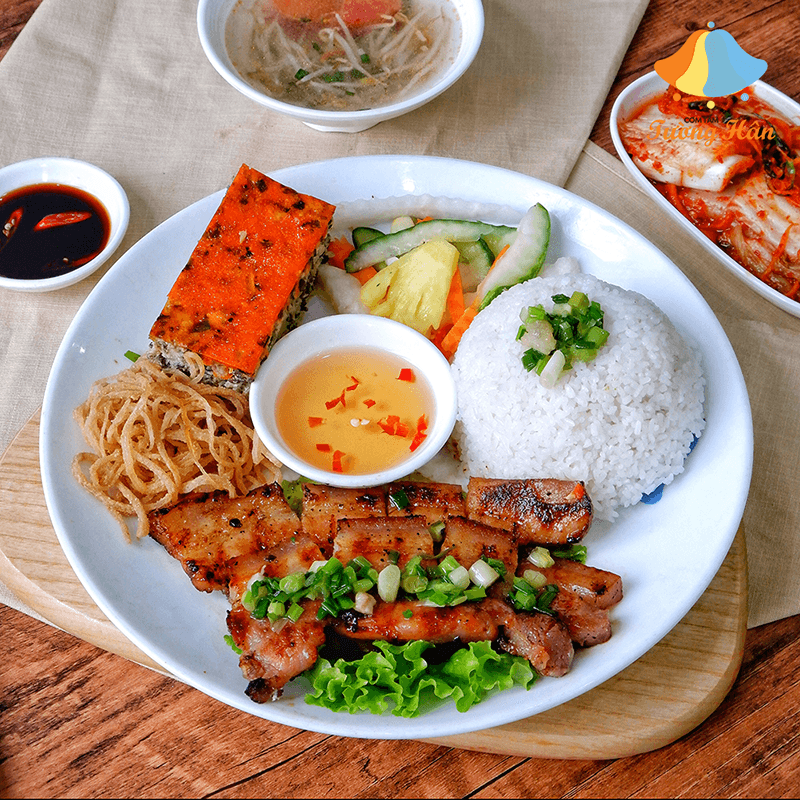 Hình ảnh cơm sườn chả