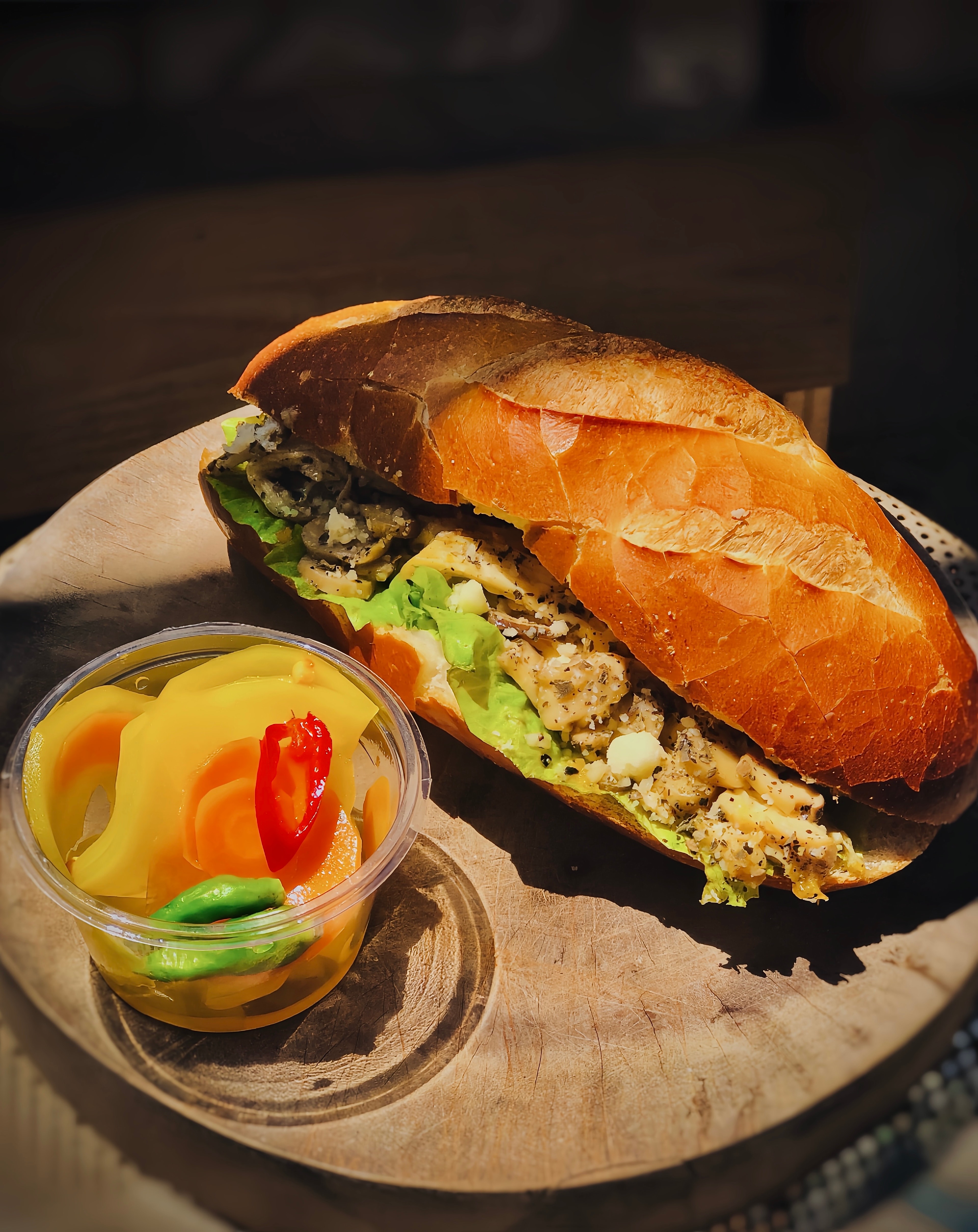 Hình ảnh Bánh Mì Gà Phô Mai Ngon Xĩu