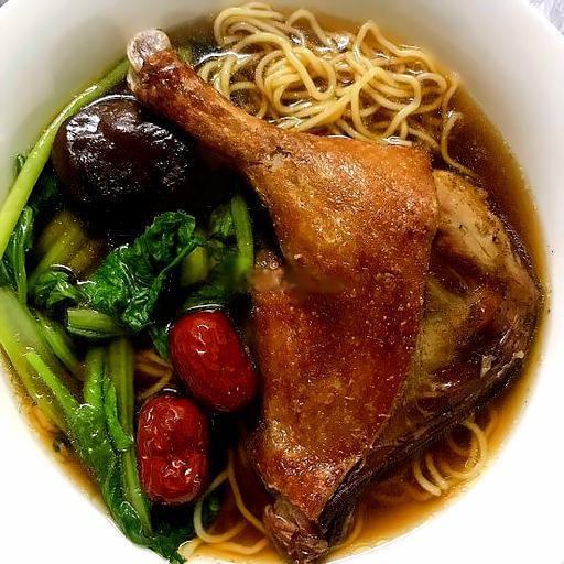 Hình ảnh Mì Vịt Tiềm Đùi Vịt Hầm Mềm