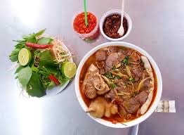 Hình ảnh Bún bò tái - bò viên