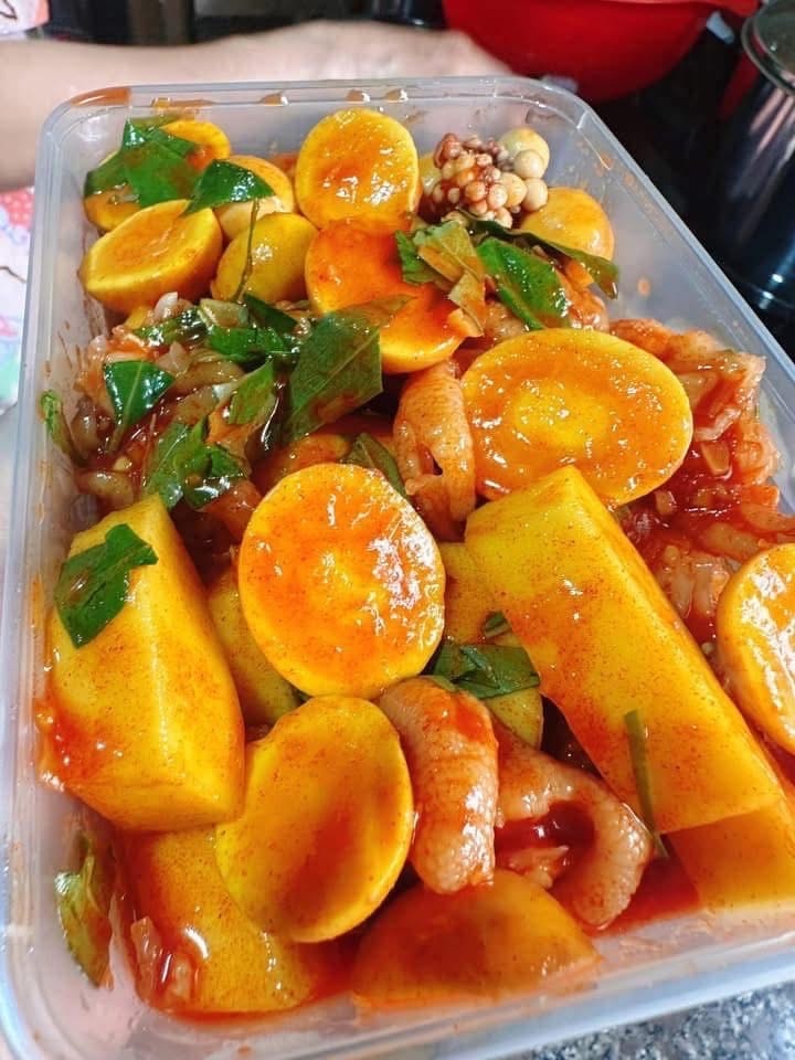 Hình ảnh Chân gà Mix Trứng Non ( Hộp Lớn ) 