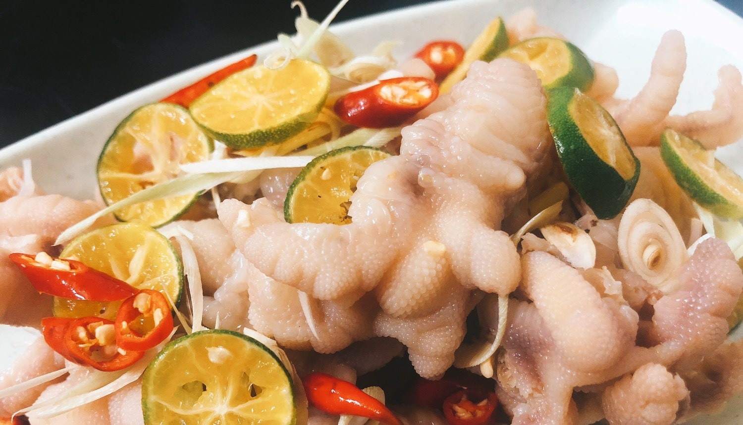 Hình ảnh [400Gr] Chân gà rút xương ngâm xả tắc ăn kèm nước chấm hải sản siêu ngon