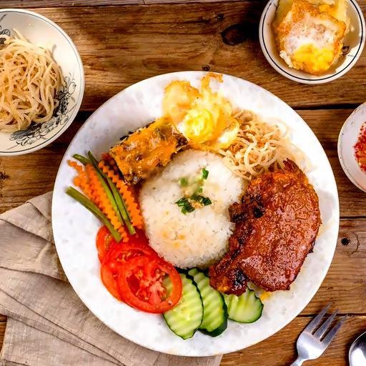 Hình ảnh Cơm Sườn Trứng