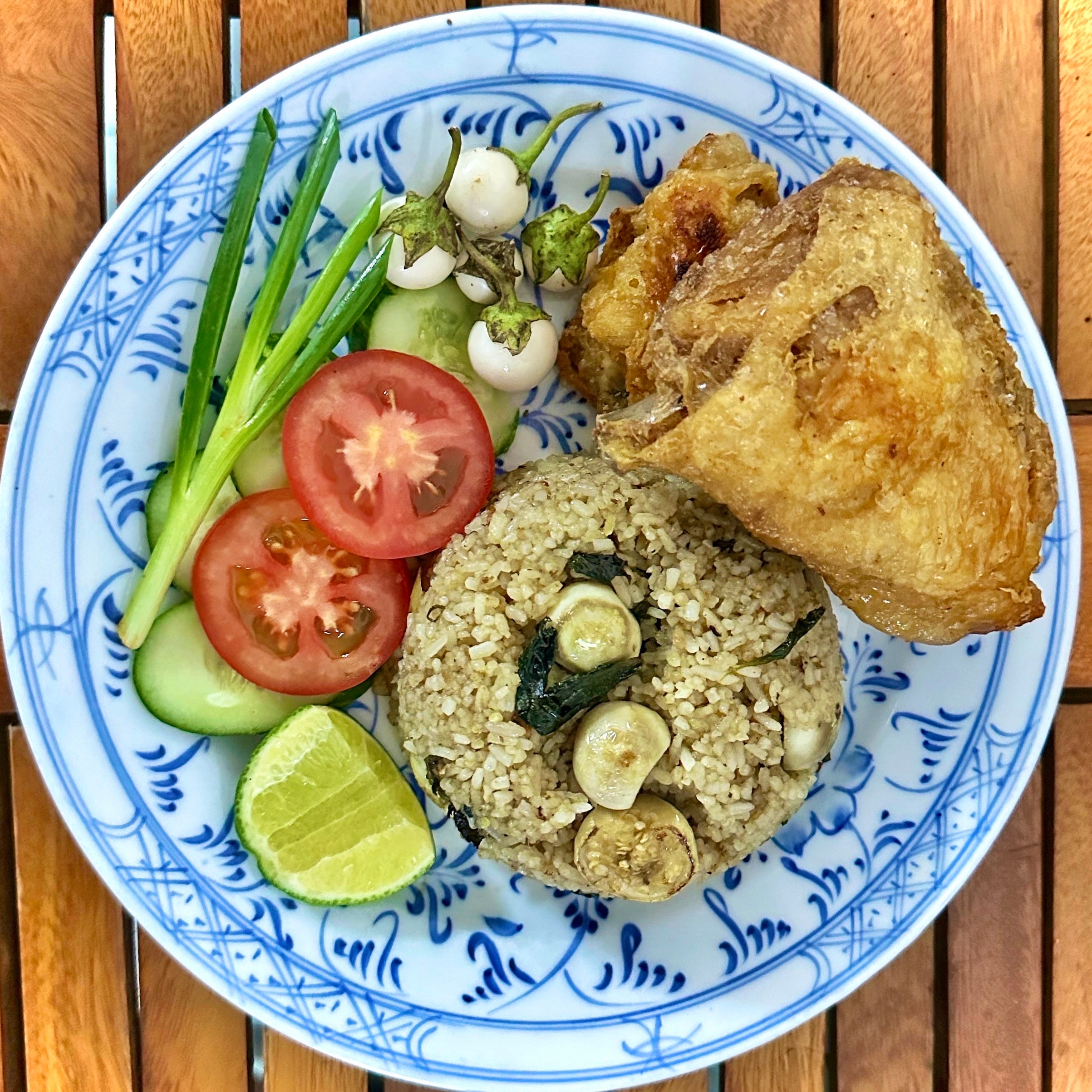 Hình ảnh Cơm chiên cà ri xanh gà
