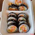 Hình ảnh 1 Kimbap -  1 Trà Chanh Truyền Thống