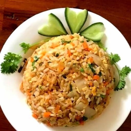 Hình ảnh Cơm dương châu + miếng ga + 1 Trứng ốp la 