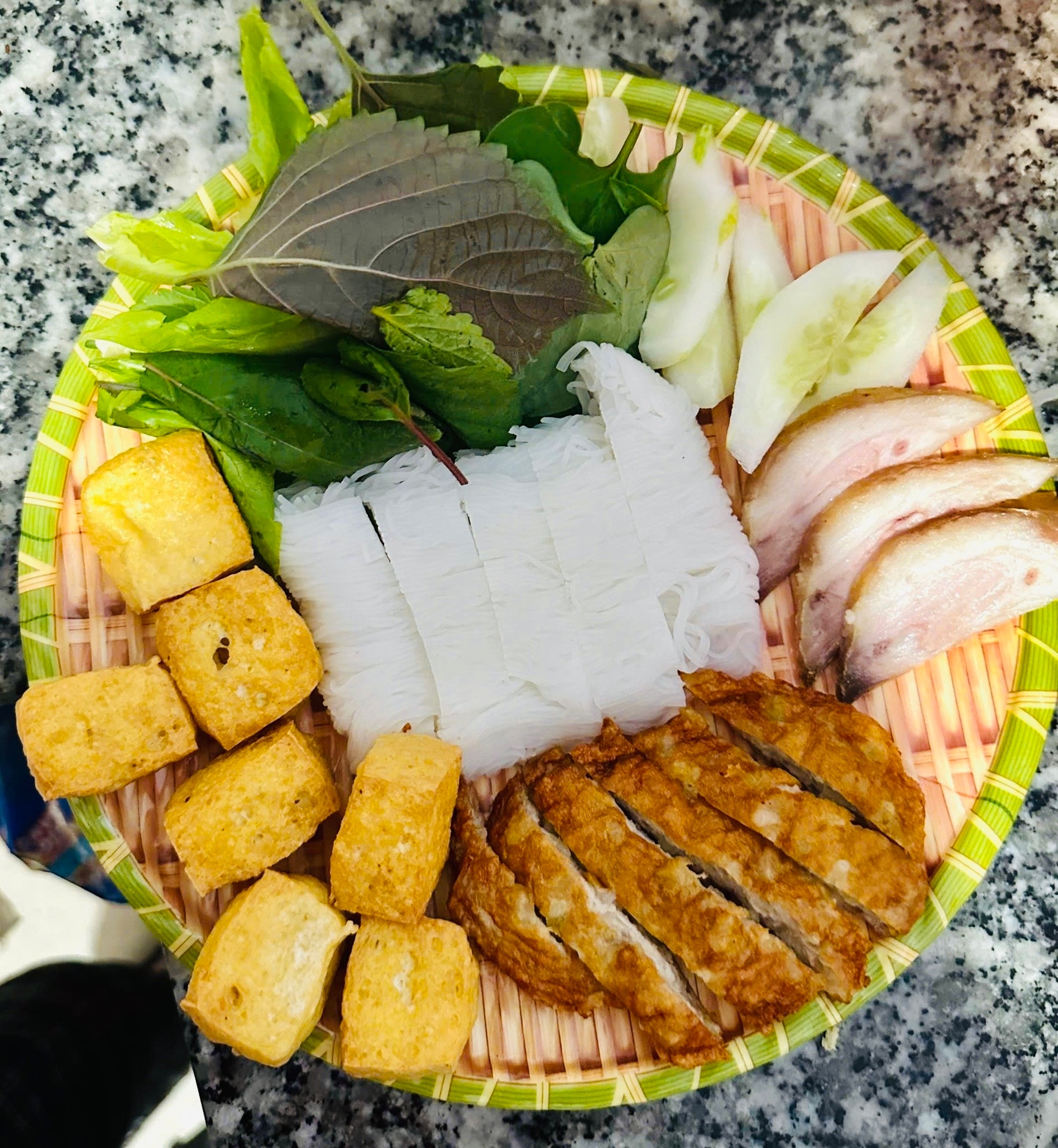 Hình ảnh Bún Đậu thịt , chả cốm + tặng 1 trà tắc