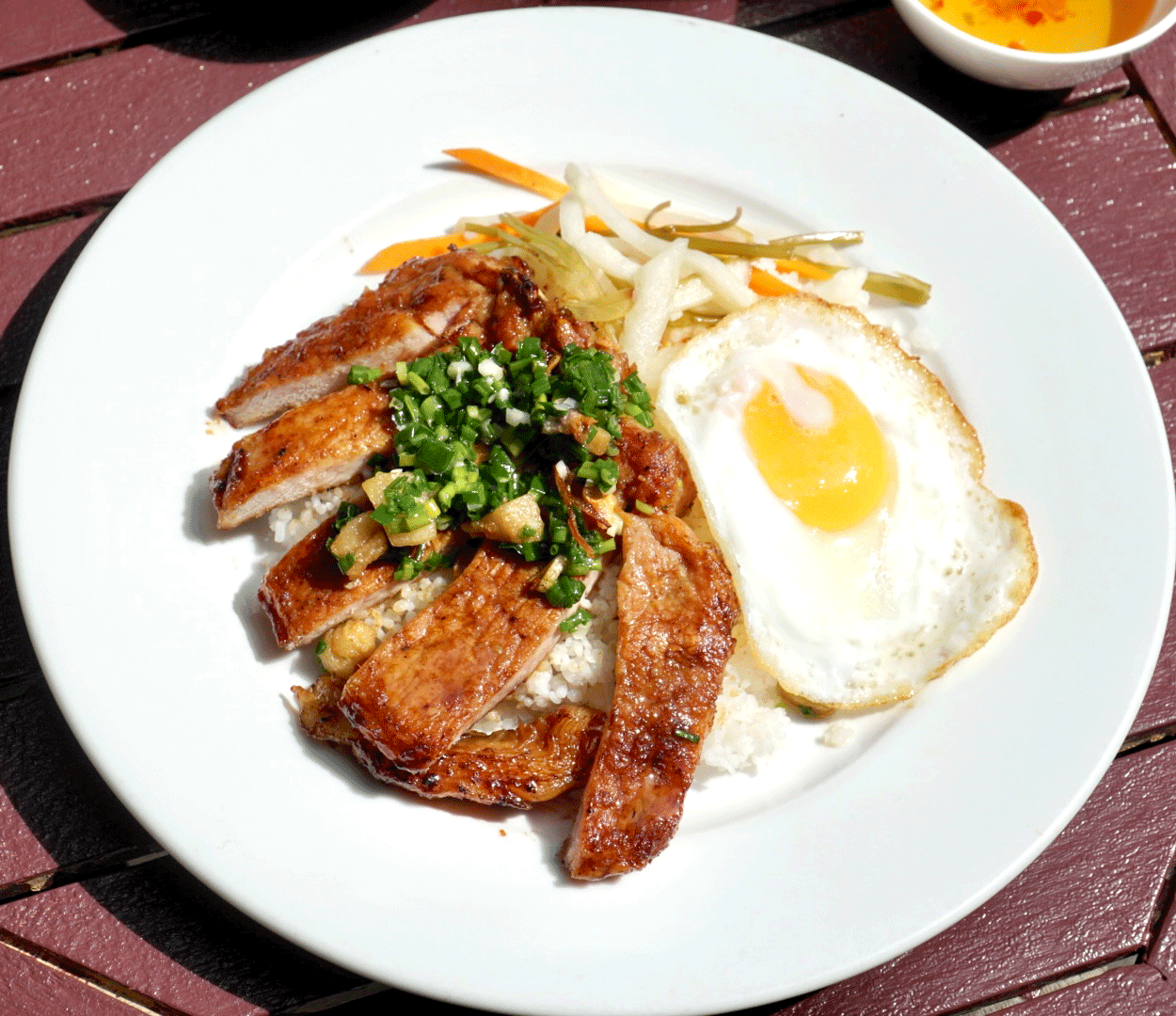 Hình ảnh cơm sườn  ốp la