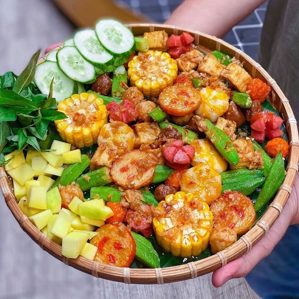 Hình ảnh Combo Tá Lả Sốt Cay Đặc Biệt MinMin - 29 Món Tặng 4 ly Trà Tắc Xí Muội
