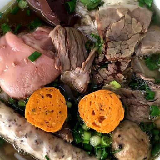 Hình ảnh Bún bò Huế chả cua
