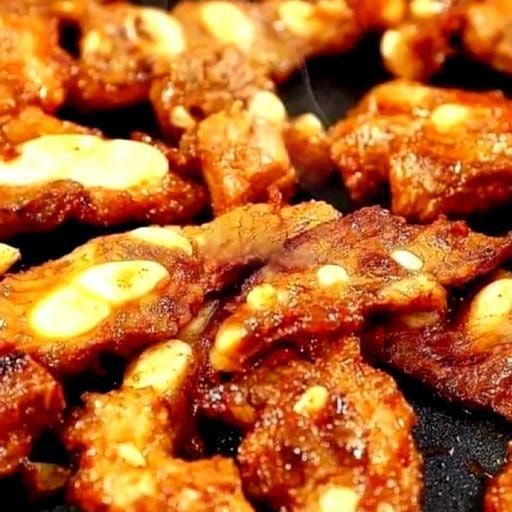 Hình ảnh Sườn sụn nướng kiểu hàn cuộn xà lách