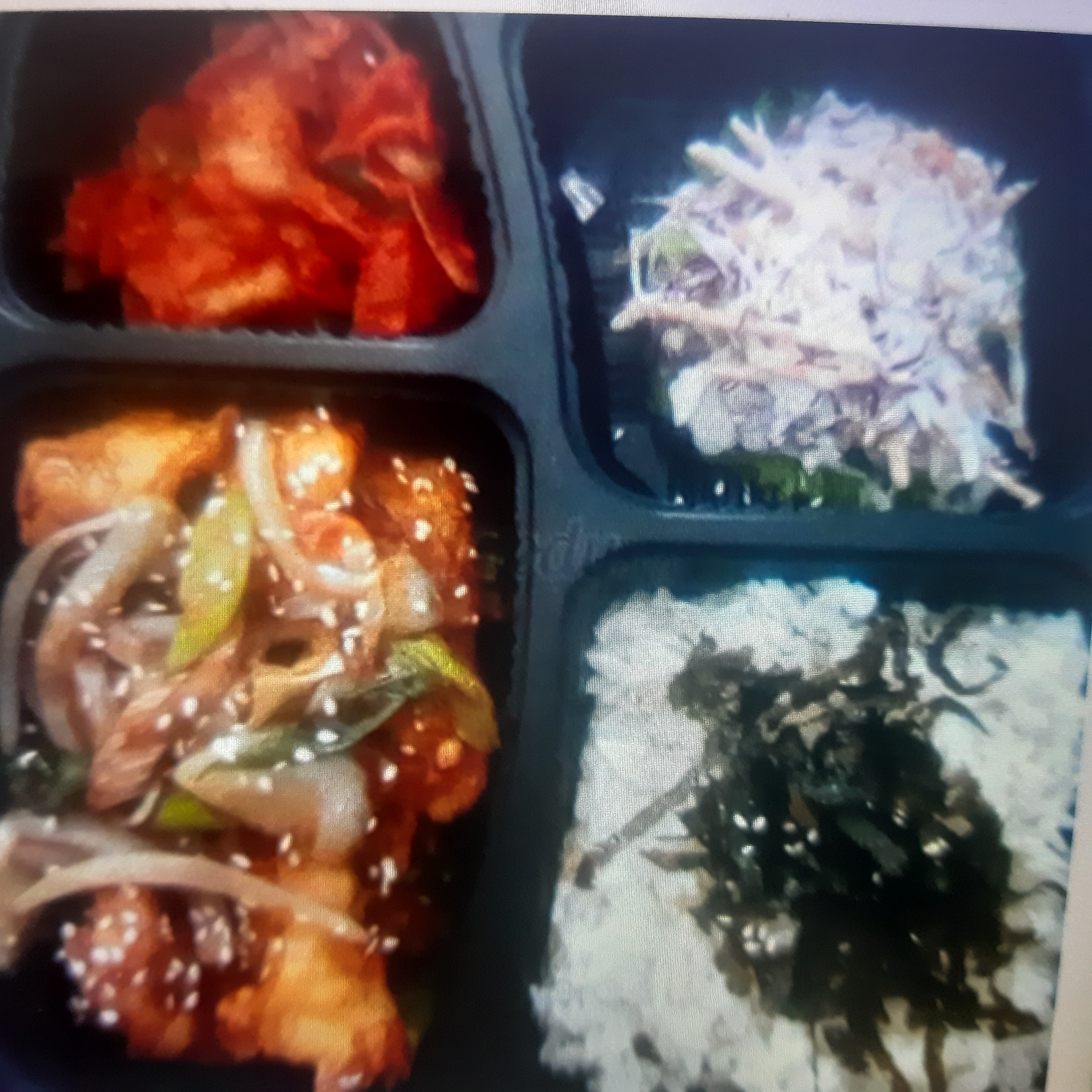 Hình ảnh Cơm Bento Gà Sốt Gia Vị 